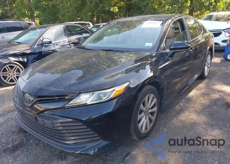 2018 Toyota Camry Le из США, поврежденный, VIN 4T1B11HK7JU648135
